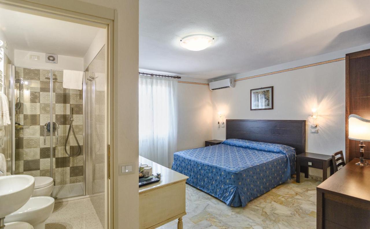 Double or Twin Room,1356693440:JPEG