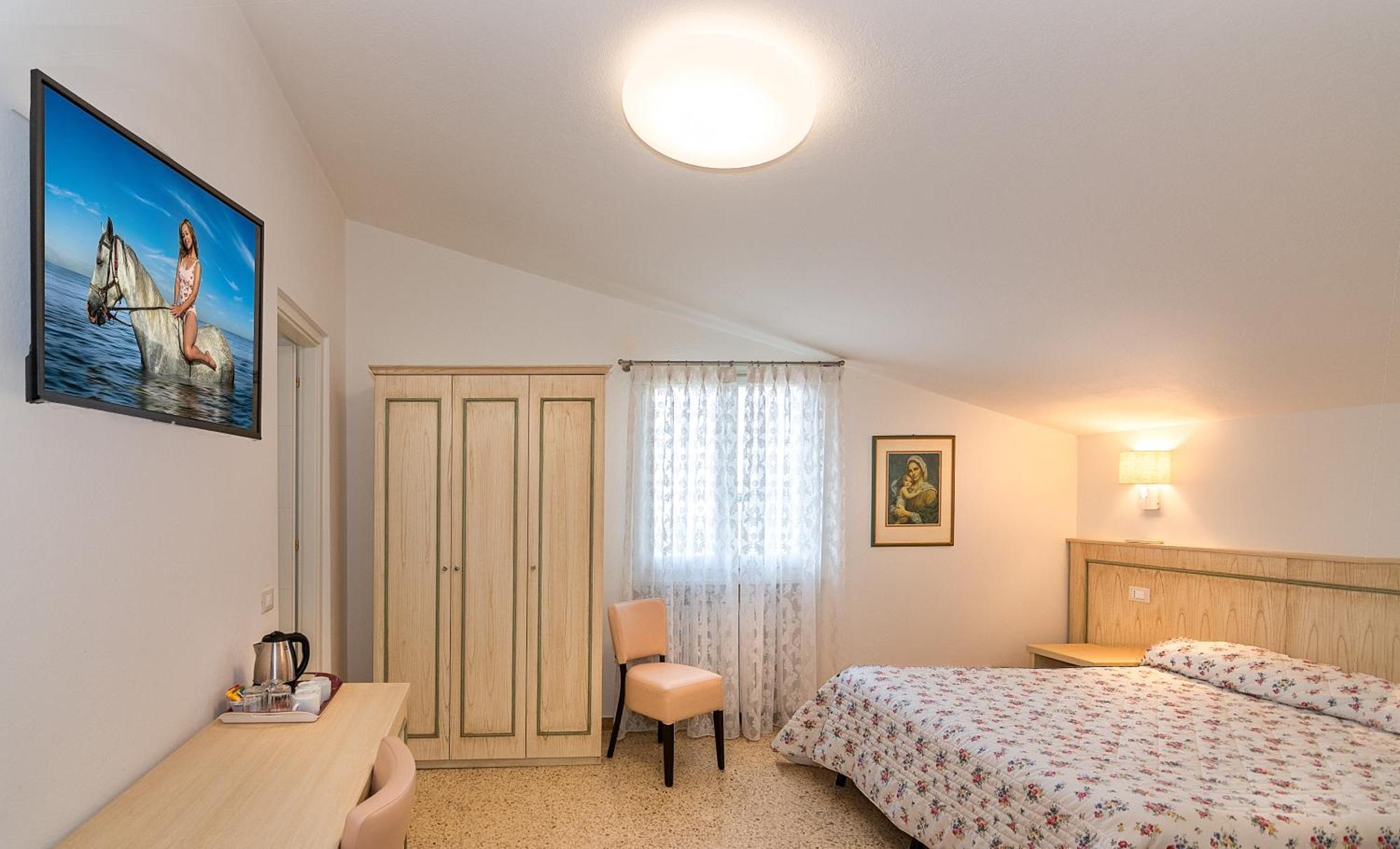 Triple Room,1606552598:JPEG